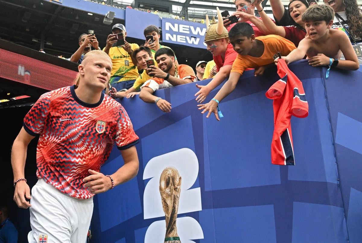 erling-haaland-nhan-loi-an-toi-voi-tom-holland-1-1784253762.jpg