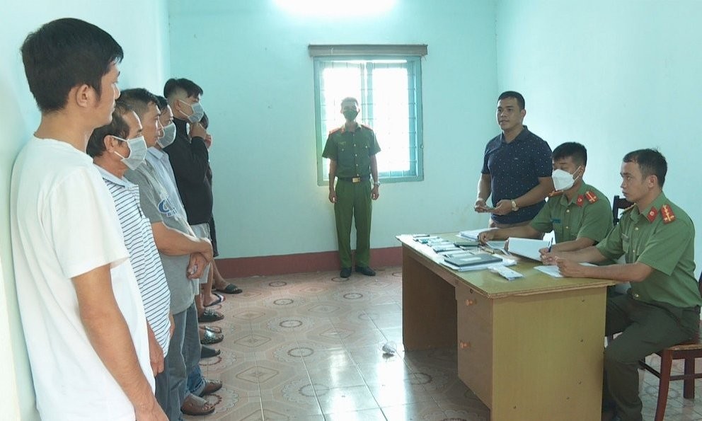 triet-pha-duong-day-ca-do-bong-da-giao-dich-moi-thang-hon-40-ty-dong-1660545177.jpg