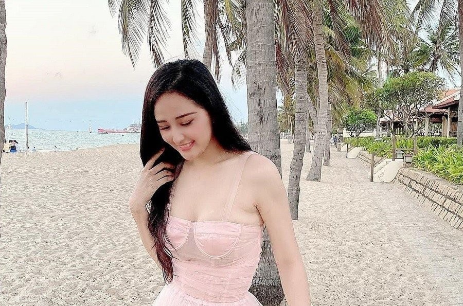 hoa-hau-mai-phuong-thuy-xac-nhan-chi-co-mot-trang-tiktok-duy-nhat-1663143765.jpg