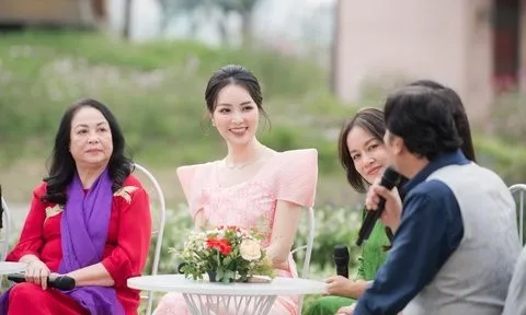 Á hậu Thuỵ Vân: "Giữa hào nhoáng của showbiz, tôi vẫn quê mùa"