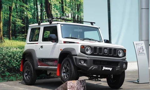 Suzuki Jimny vừa ra mắt đã "kèm lạc" tới 50 triệu đồng, người tiêu dùng nói gì?